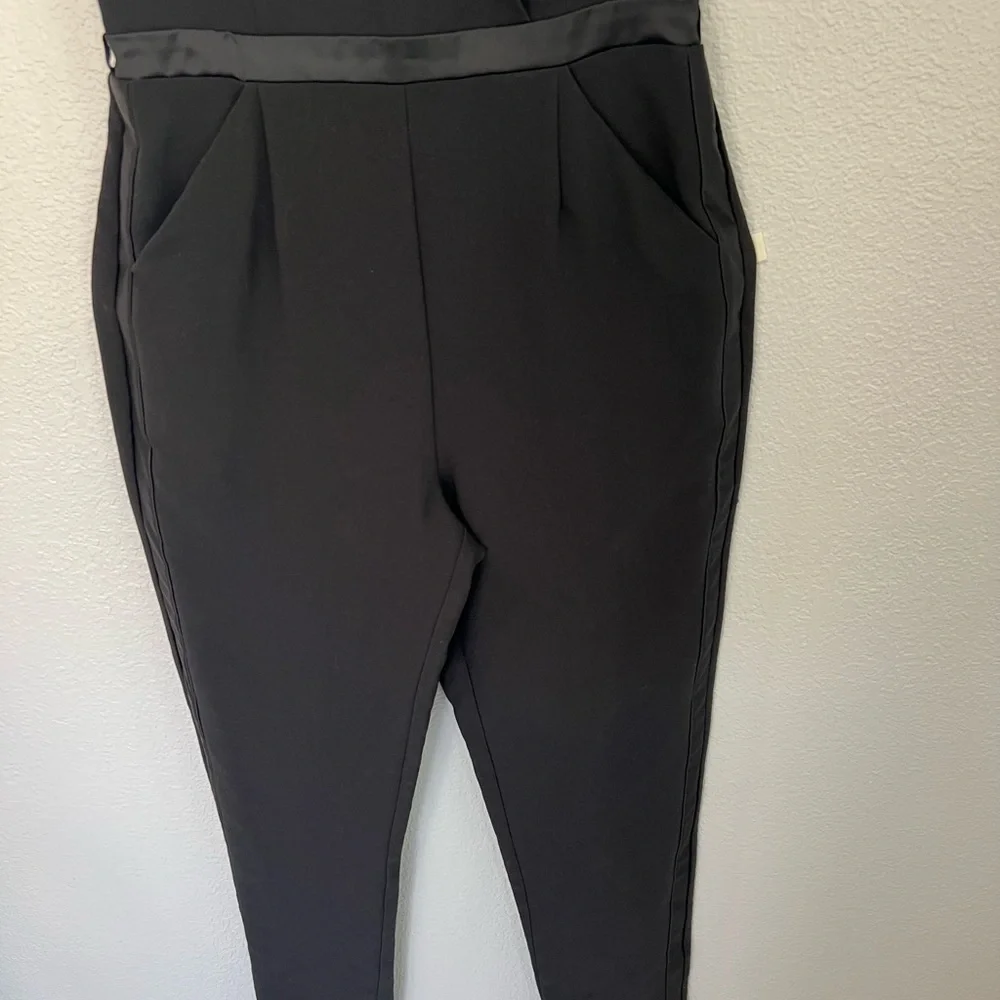 XOXO Black Tuxedo Jumpsuit Satin Lapel Sleeveless Evening Chic - Picture 17 of 17